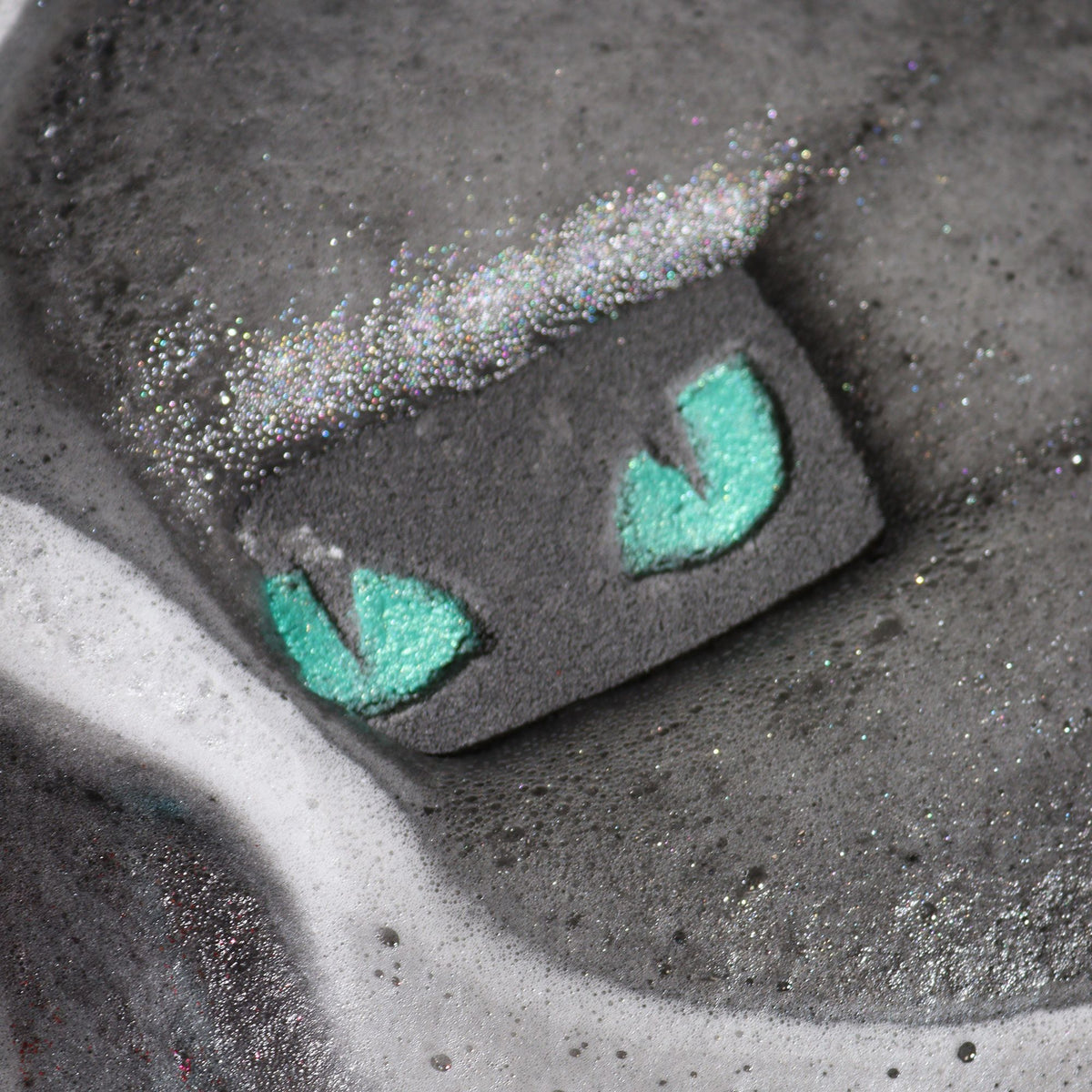 Cats Eyes Bath Bomb met fruitige bloemengeur