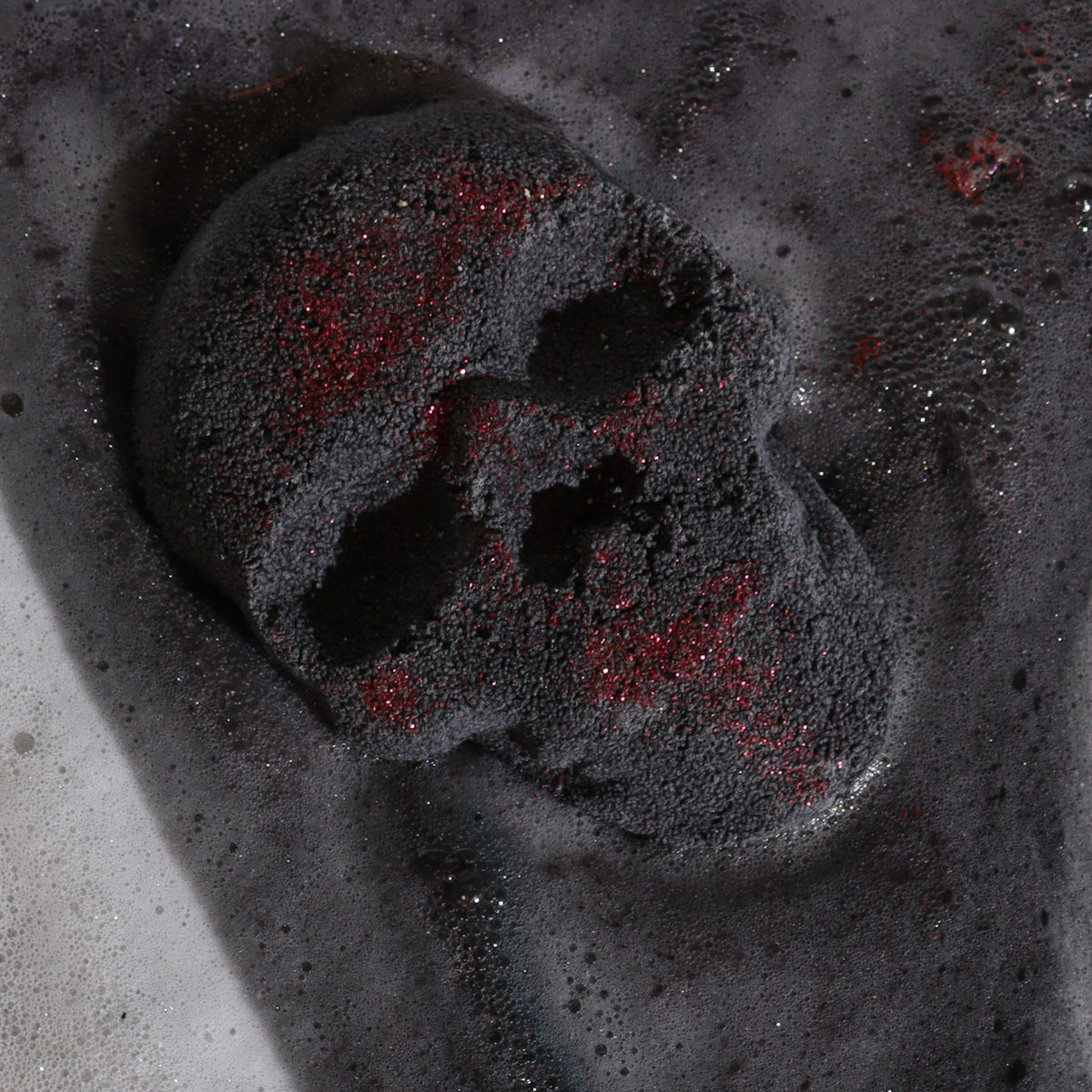 Skull Bath Bomb met cranberry, roze peper en vanille